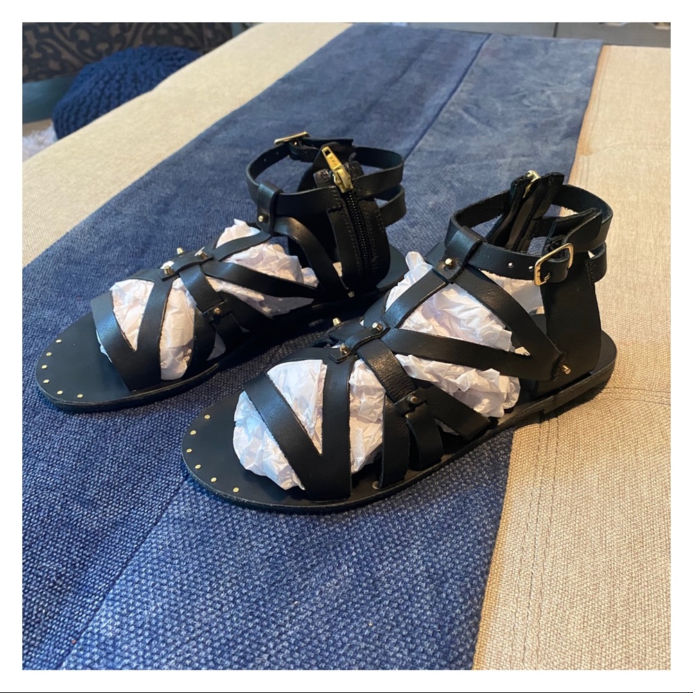 🔴 CLEARANCE Steve Madden Zeusss gladiator flat sandals SZ 8.5